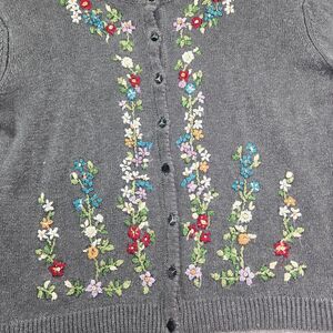 Vintage Tiara Cardigan Sweater Women's Petites Medium Embroidered Flowers Gray